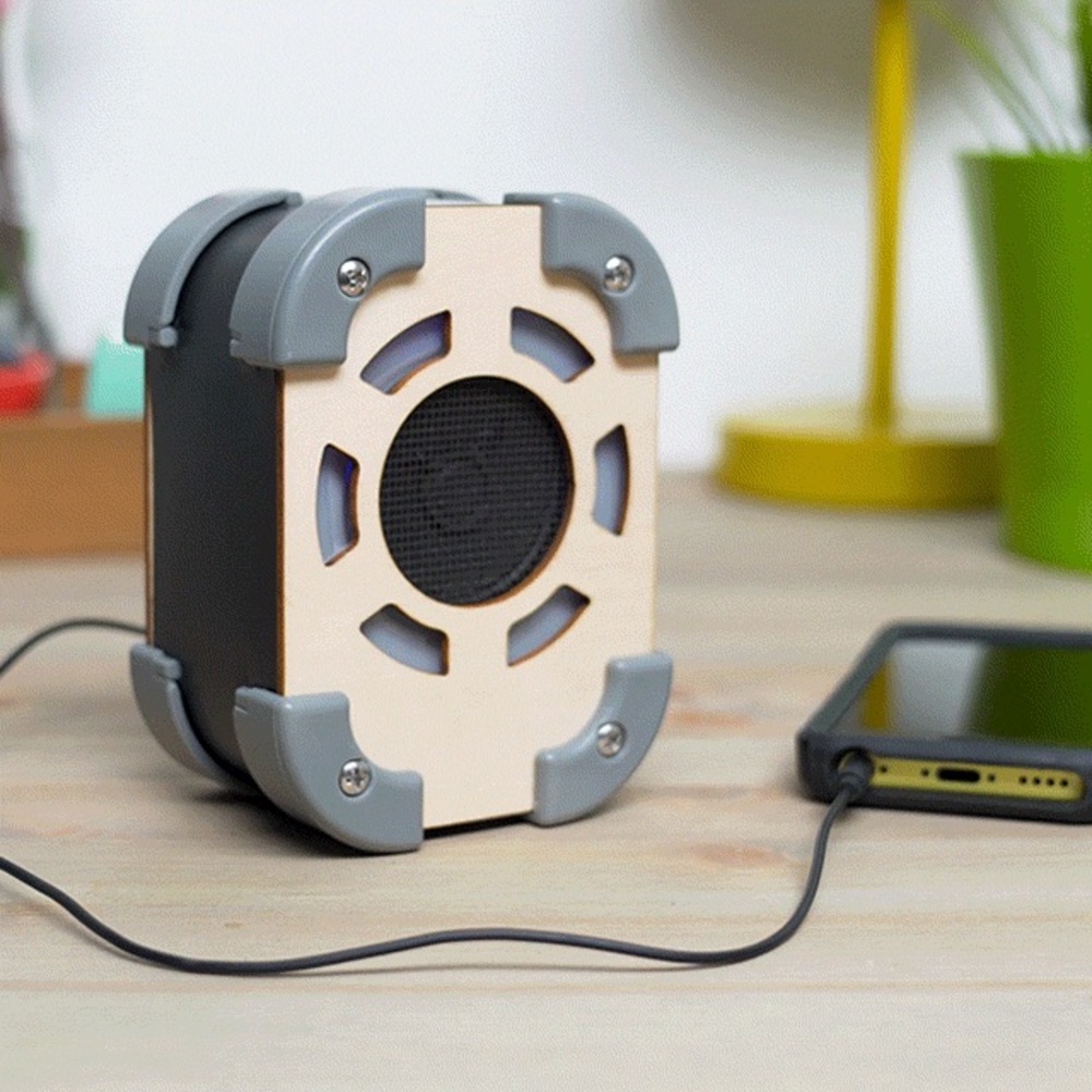 Kiwi crate - Build Your Own Light Up Speaker